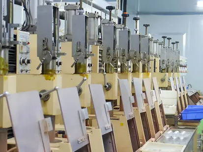 Lancement d'une ligne de production &agrave; processus complet de composants optiques